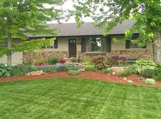 605 S Stuhr Rd, Grand Island, NE 68801