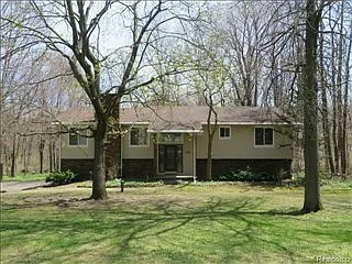 3278 N Tipsico Lake Rd photo 1
