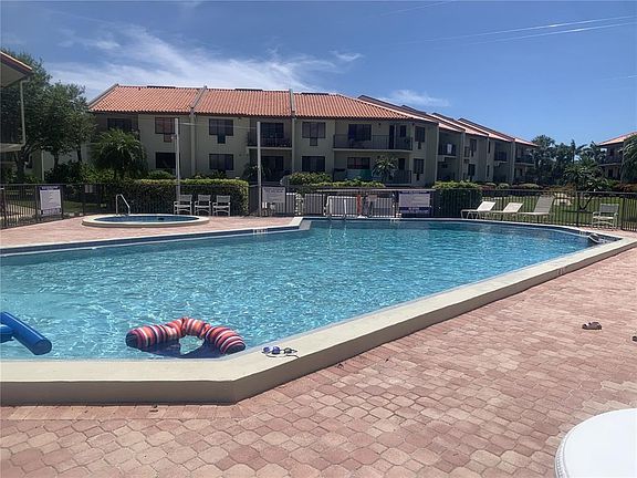 4th image of 1515 PINELLAS BAYWAY S #34