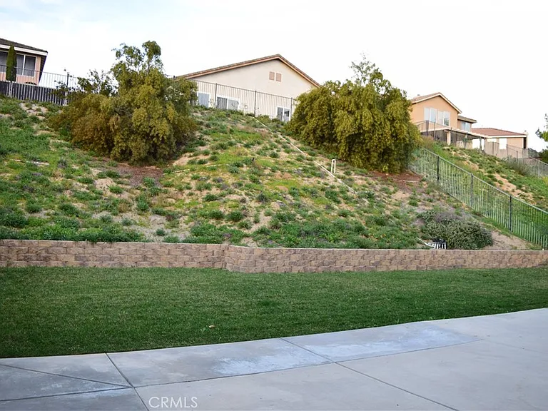 24094 Safiro Ct — Photo 12