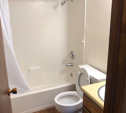 5th image of 1000 Wright Ave
