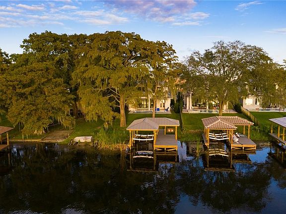 5th image of 570 Country Club Dr