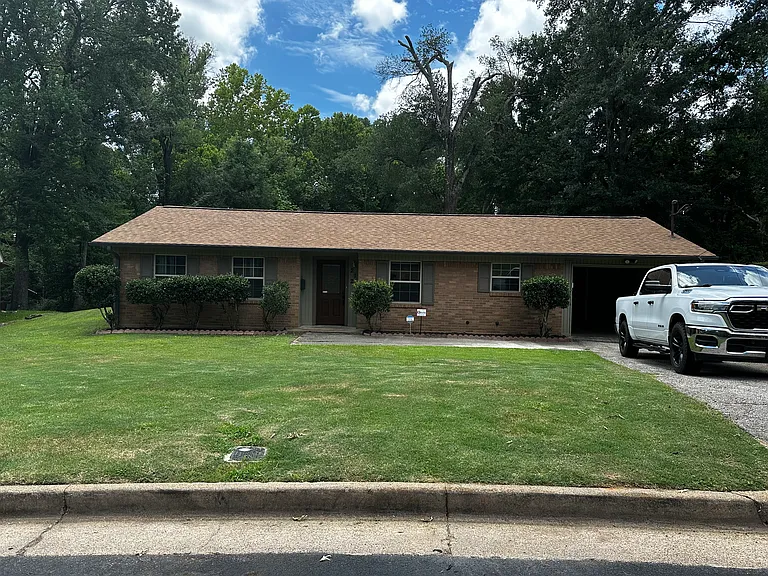 2124 Bandera Dr — Photo 2