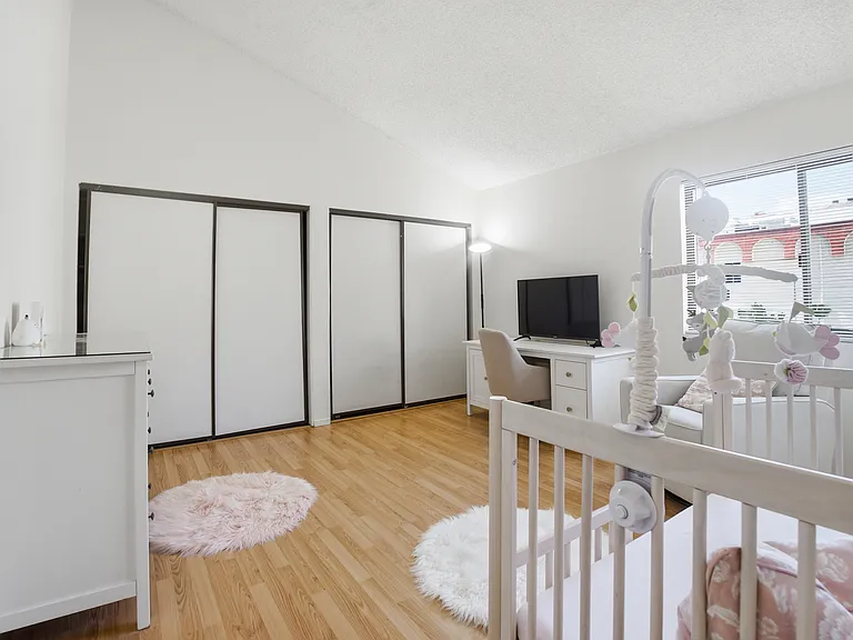 9960 Owensmouth Ave #21 — Photo 19
