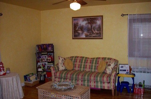 2nd image of 605 11th Ave
