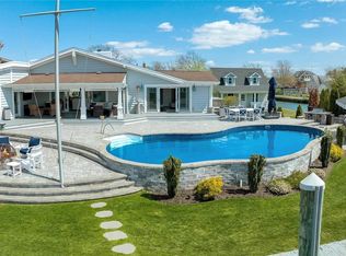 257 Grand Central Ave, Amityville, NY 11701