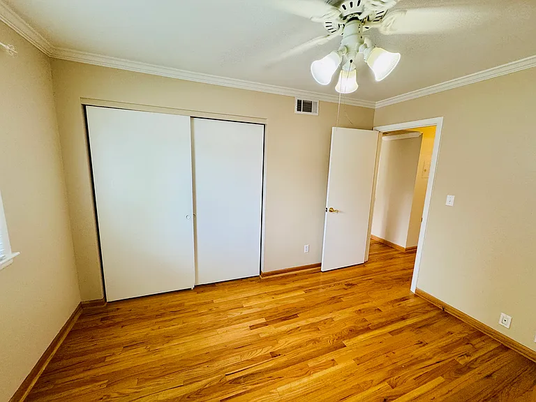 1900 Richard Jones Rd #G4 — Photo 6
