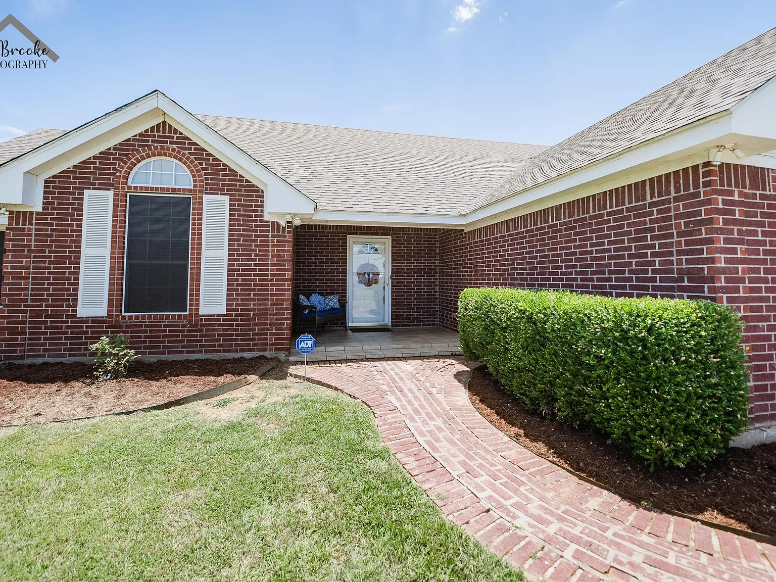 3 bed, 2.0 bath, 2005 sqft, $2,500 — Photo 4