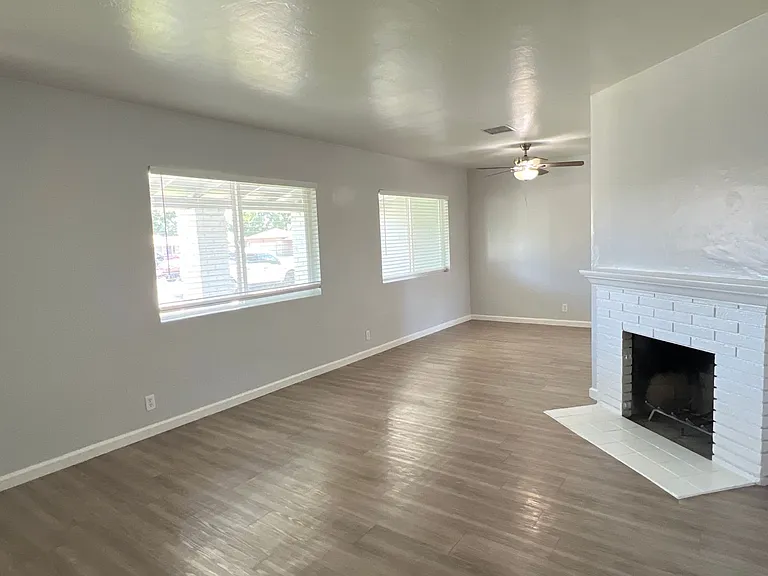 515 Cherokee Dr — Photo 3
