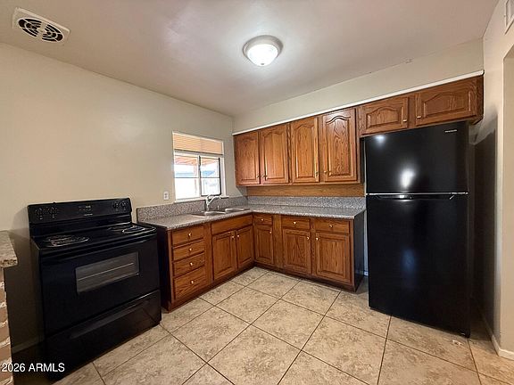 4th image of 4447 E ALMERIA Road