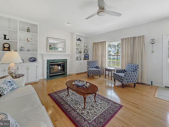 5th image of 18 Gander Ln