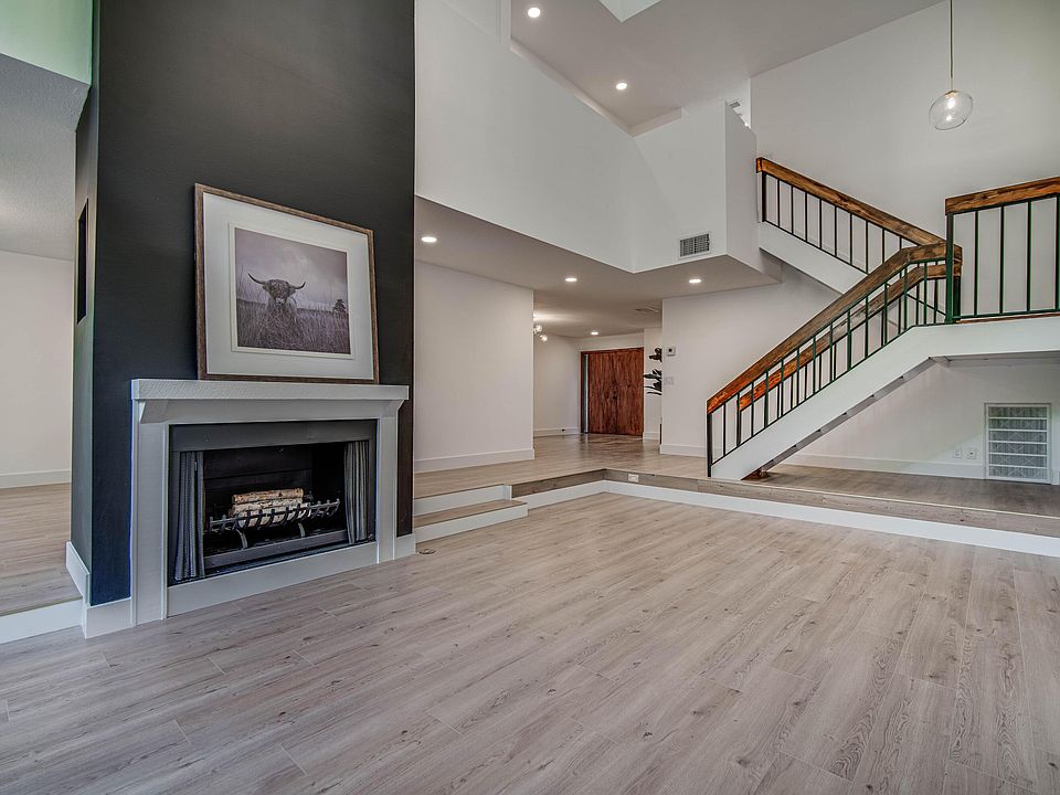 1st image of 713 Saint Albans Dr #713