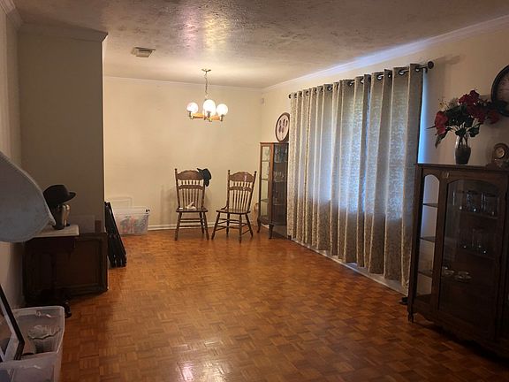 5th image of 321 Southmoor Dr