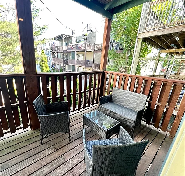 261 E St #2 — Photo 15