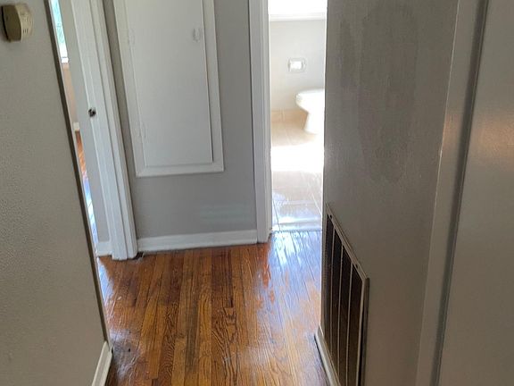 5th image of 713 N 12th St