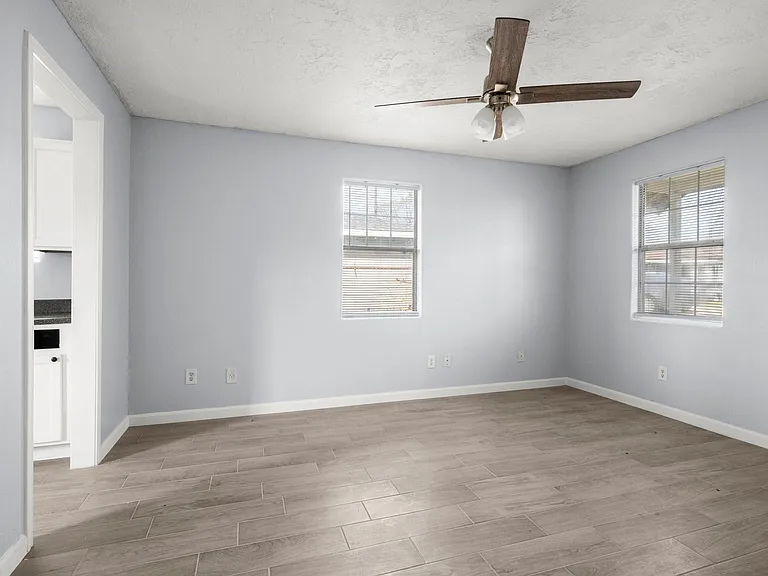 5607 Barton St — Photo 7