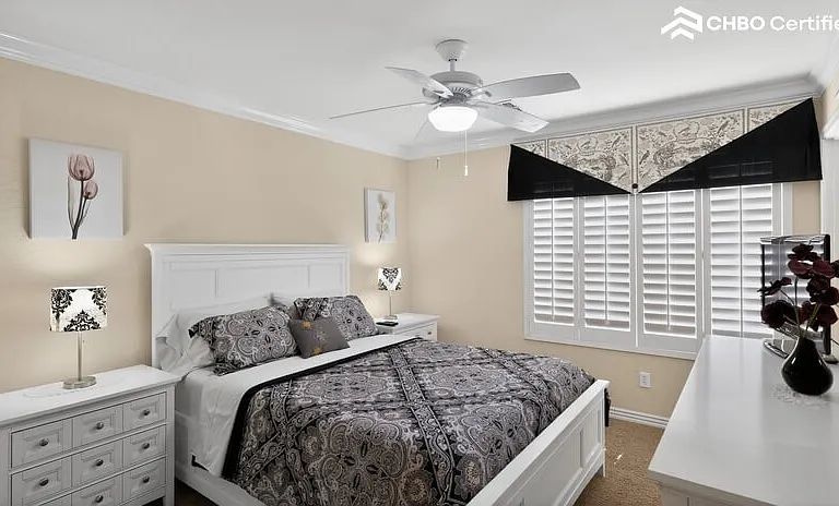 In-laws Queen bedroom downstairs with its own private bath