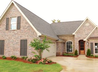 204 Village Pl, Pearl, MS 39208