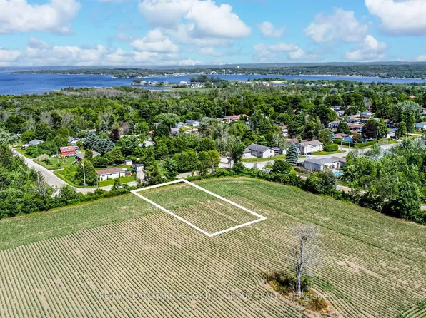 426 7th Ave, Tay, ON L0K 1R0