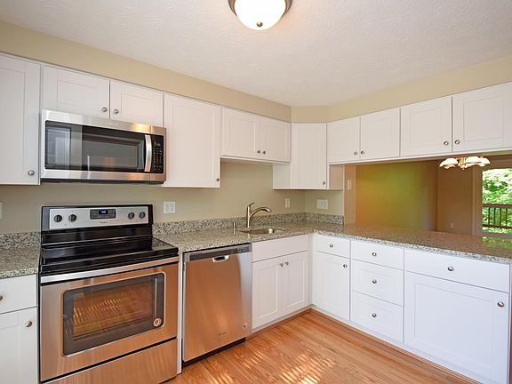 4th image of 806 Woodlyn Dr S