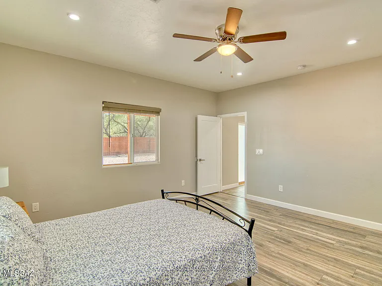 3304 E Elida St — Photo 44