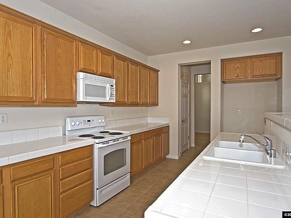 5th image of 2465 Hibernica Ln