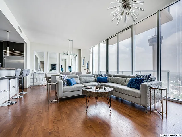 610 E Market St #2711 — Photo 17