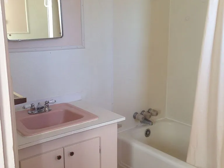 281 N 700 W — Photo 18