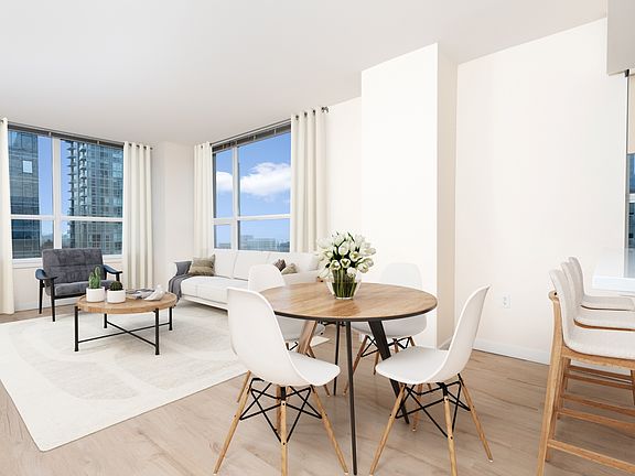 2nd image of 910 8th Ave APT 1313