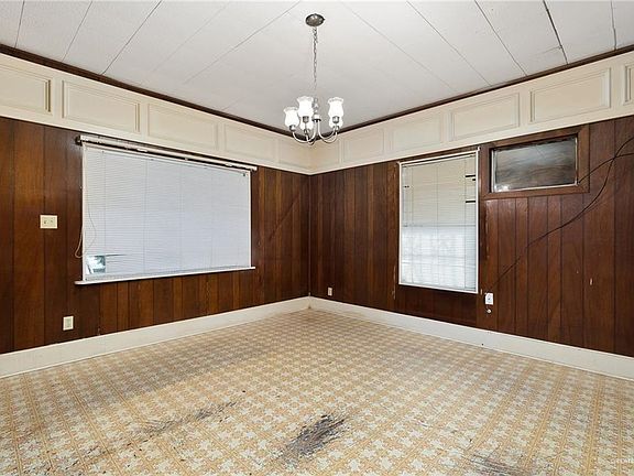 2nd image of 410 E Taylor Ave