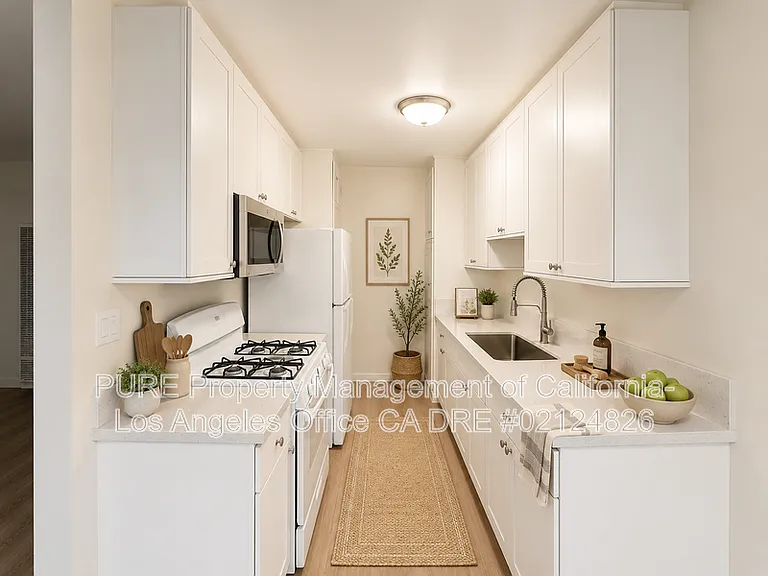 4421 Murietta Ave #7 — Photo 2
