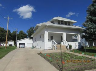 204 W 7th St, Neligh, NE 68756
