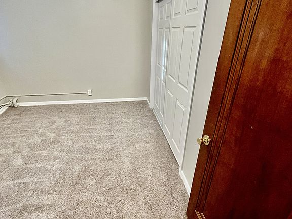 5th image of 4012 W Bancroft St APT 1