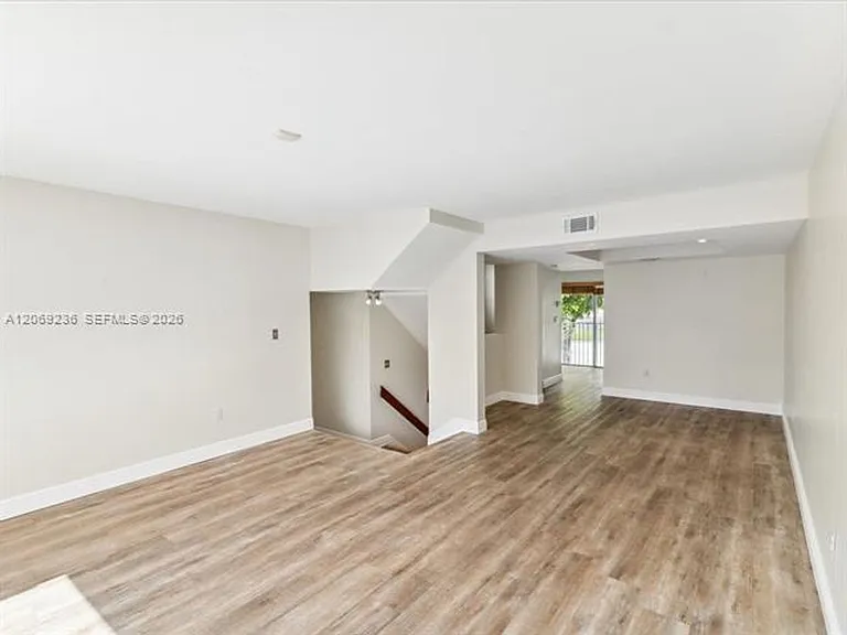 390 NW 86th Pl #Townhouse 201 — Photo 8