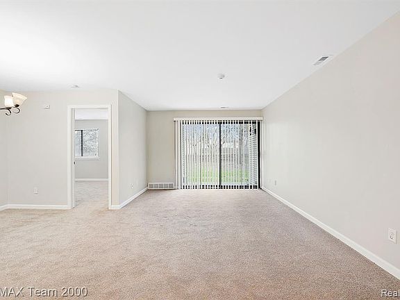 3rd image of 42461 Lilley Pointe Dr