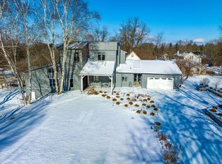 12445 Rushton Center Ln, South Lyon, MI 48178