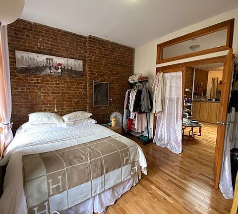 5th image of 242 5th Ave APT 4L