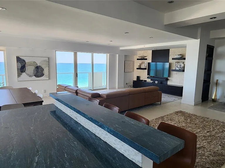 9499 Collins Ave #Penthouse 02 — Photo 11