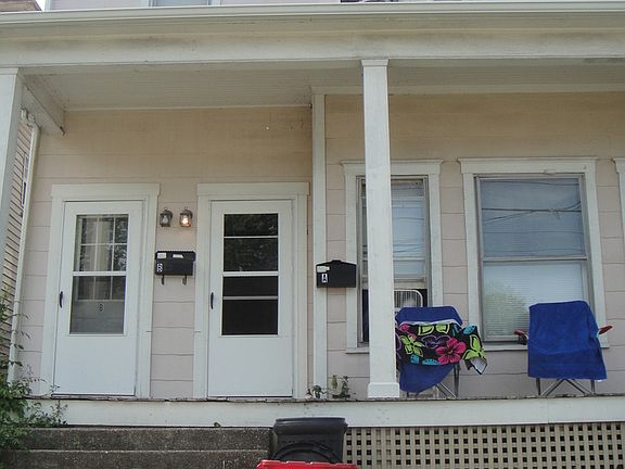 2nd image of 205 1/2 E Montgomery St #D