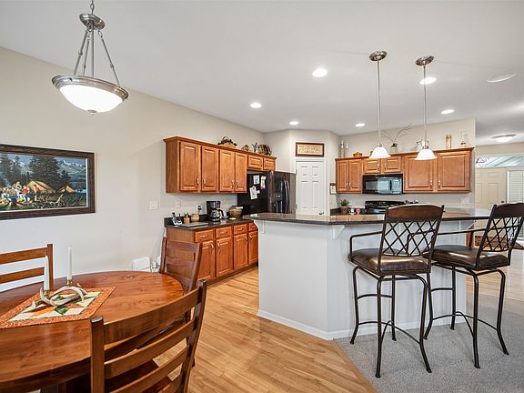 4th image of 14550 Alpine Dr