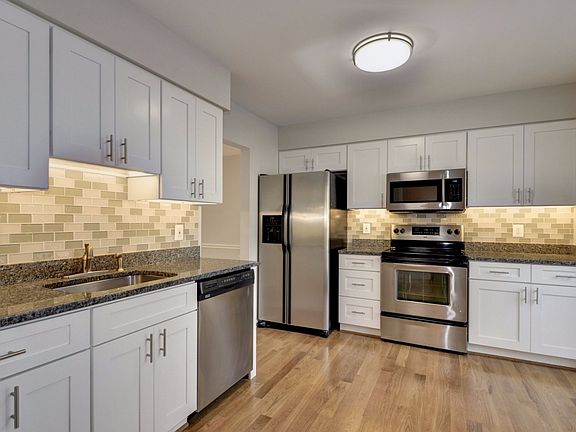 5th image of 4319 Gingham Ct