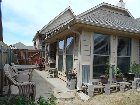 2nd image of 2437 Loreto Dr