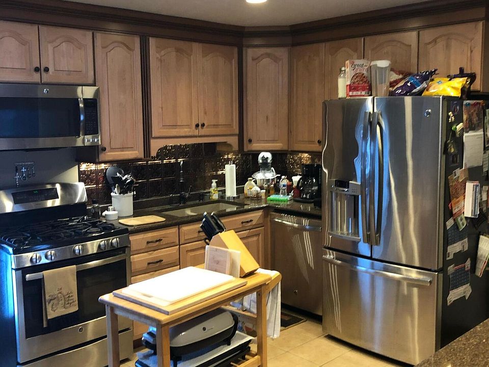 1st image of 598 S Sunset Dr