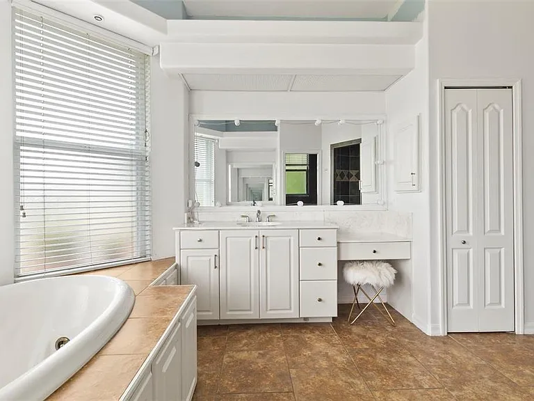 281 Hallcrest Ter — Photo 21