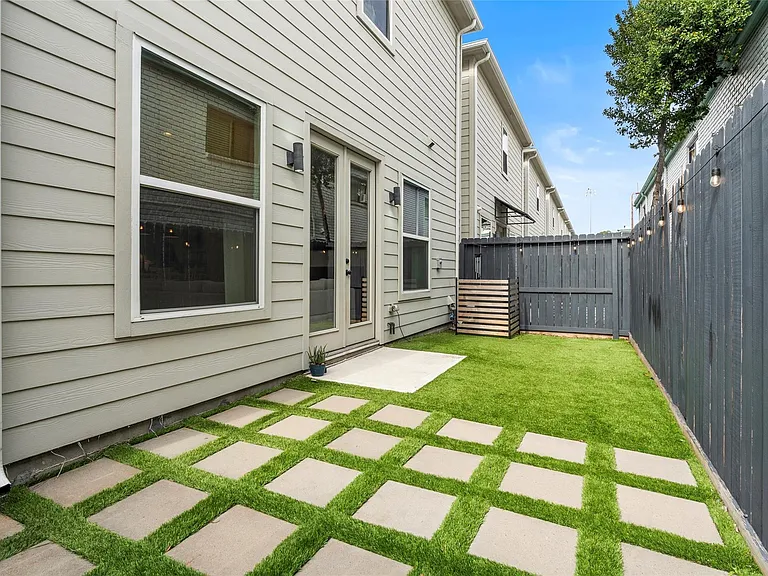 5202 Pinemont Creek Ln — Photo 3