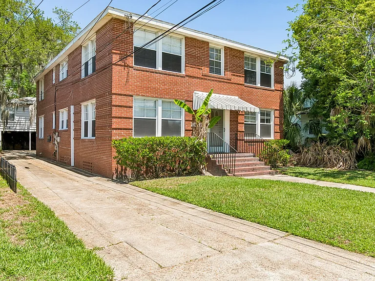 1037 Riviera St — Photo 12