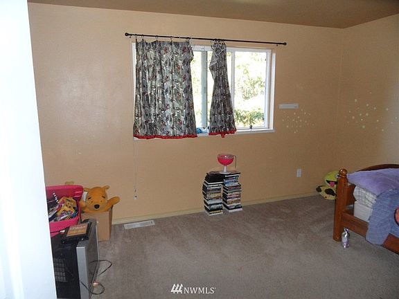 2nd image of 1941 E Mason Lake Drive W