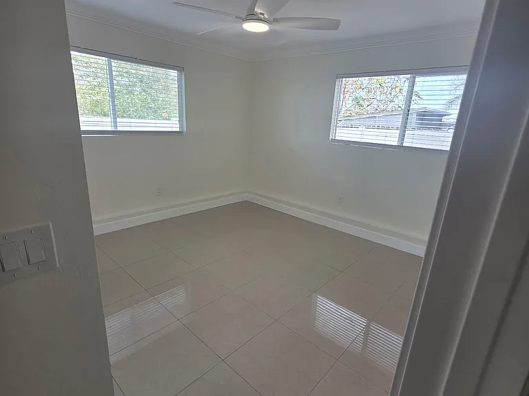 551 Pitta St — Photo 10