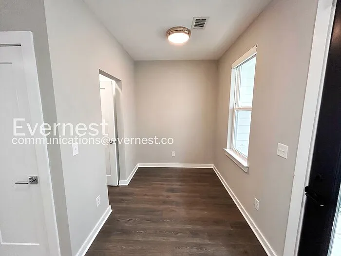 302 Jeffries Way — Photo 11