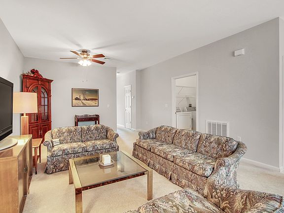 3rd image of 1307 Thistlewood Ln